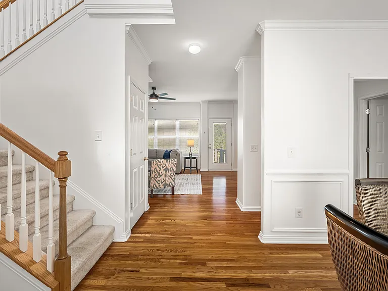 3030 Liverpool Dr — Photo 2