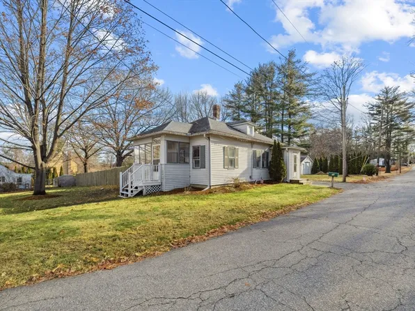 56 Malburn St, Leominster, MA 01453