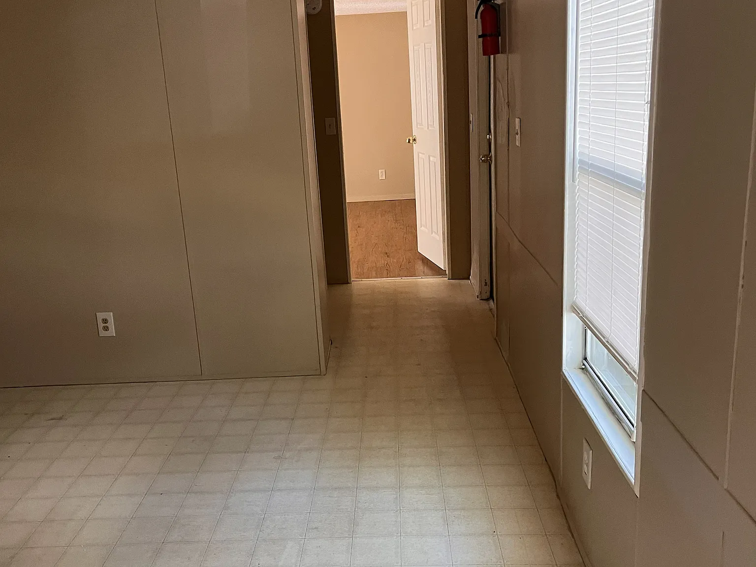 2 bed, 1008 sqft, $880 — Photo 3