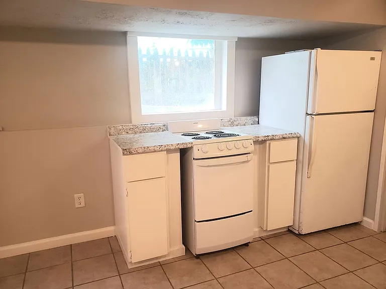 308 High St #B — Photo 8