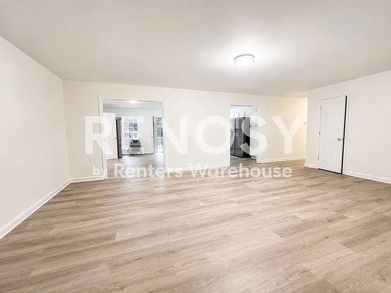 6860 Highway 5 — Photo 4