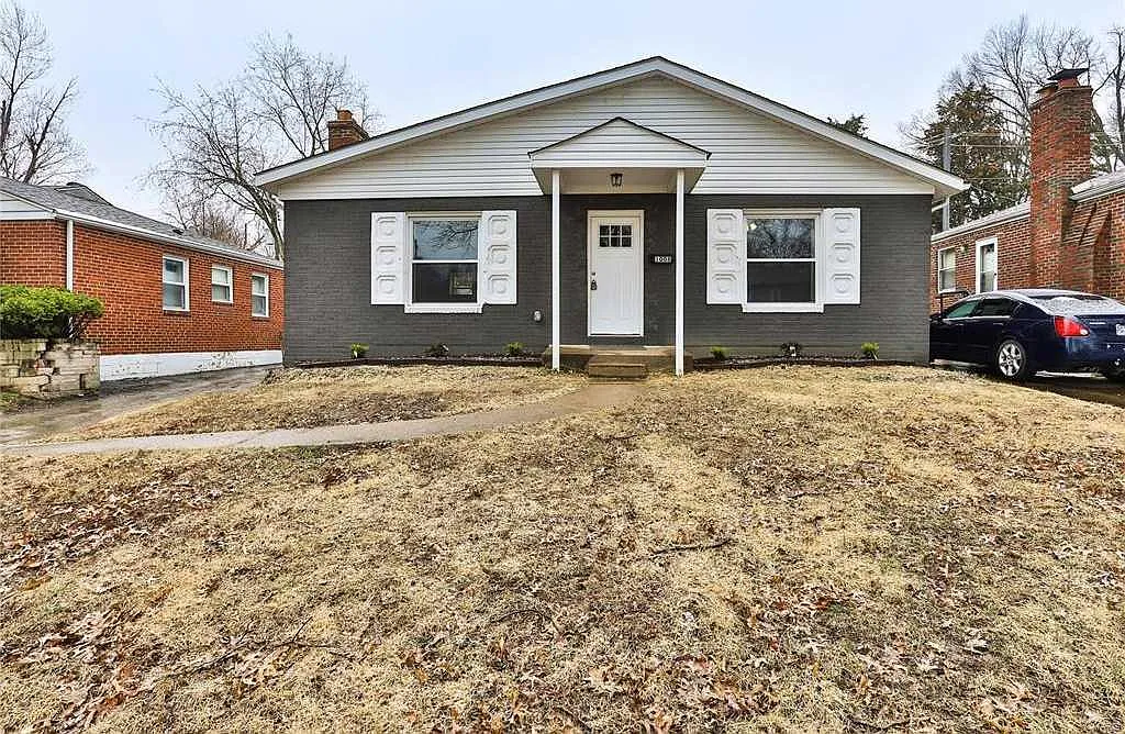 1012 Groby Rd photo 1
