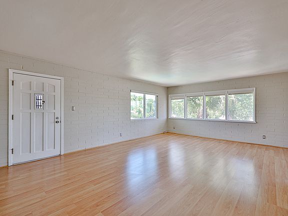 5th image of 6544 N 12th St Unit 17