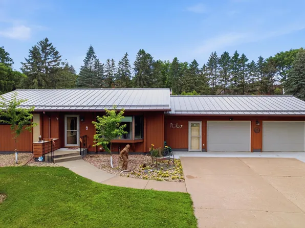 413 Orchard View Dr, La Crescent, MN 55947