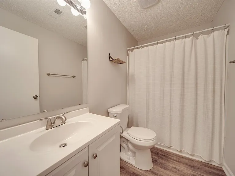 1052 Churchill Downs Ct #I — Photo 5