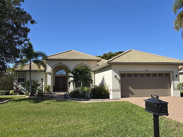 25080 Divot Dr — Photo 1