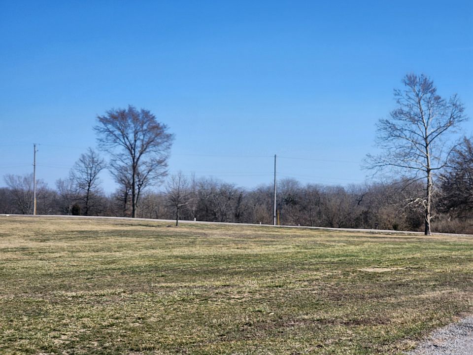 1st image of 821 Bluebell Lake Rd