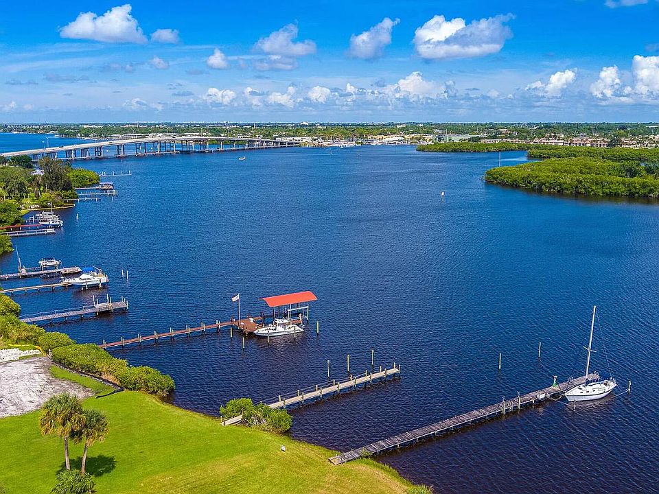 1000 feet of wide open water overlooking nature preserve.