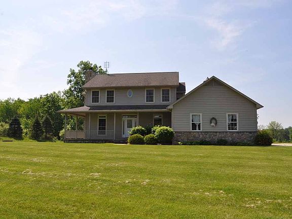 3rd image of 996 Marshall Lakes Dr
