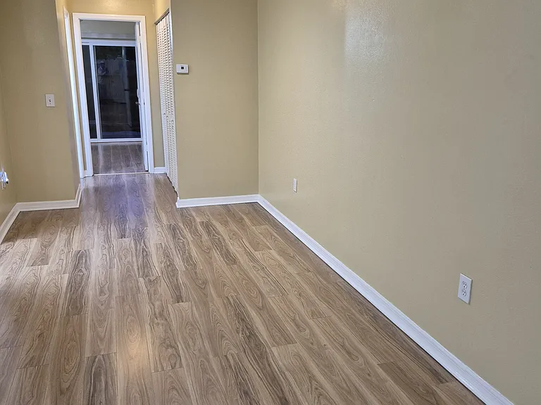 Walton Cir — Photo 4