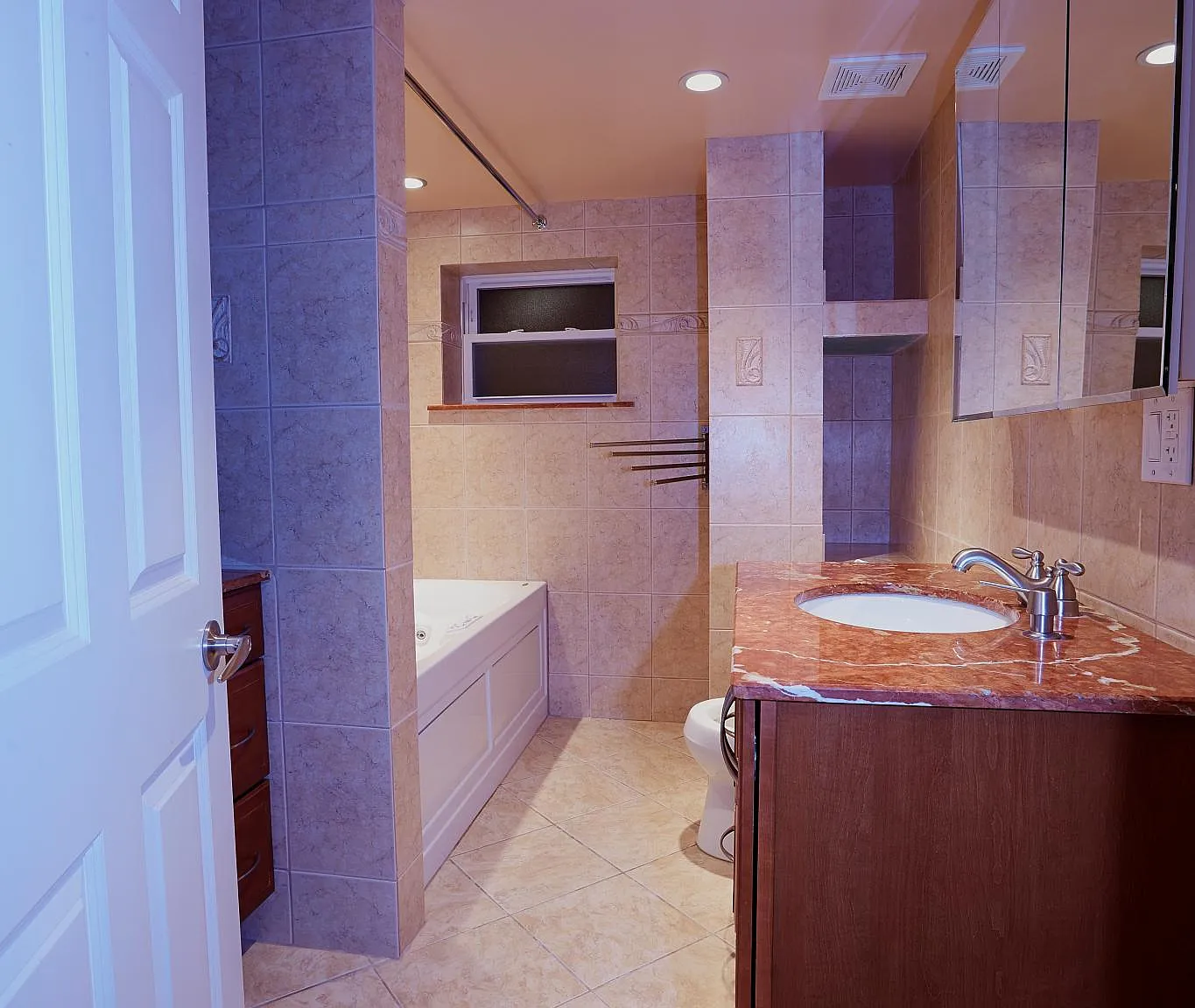 2 bed, 1100 sqft, $1,700 — Photo 3