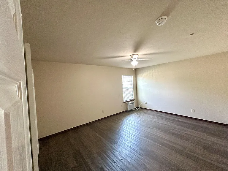 2315 SW H Ave — Photo 11