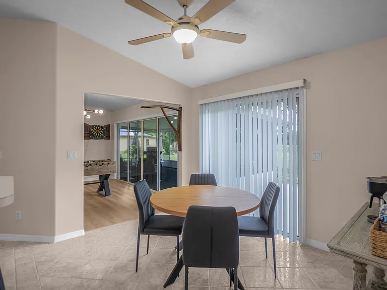 914 N Country Club Dr — Photo 14