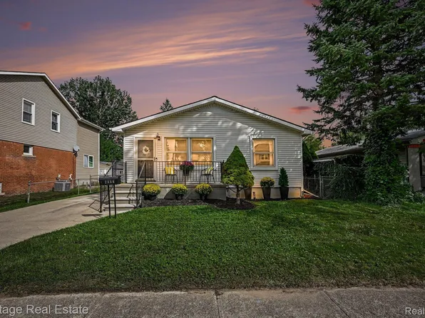 2986 Cumberland Rd, Berkley, MI 48072