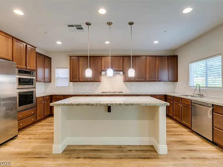 2884 Green Falls Ave — Photo 2