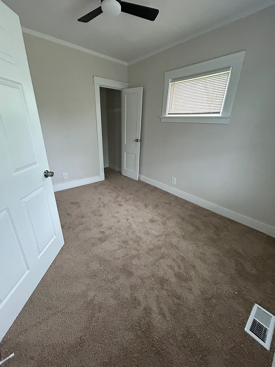 Building Photo - 13612 Durkee Ave #1