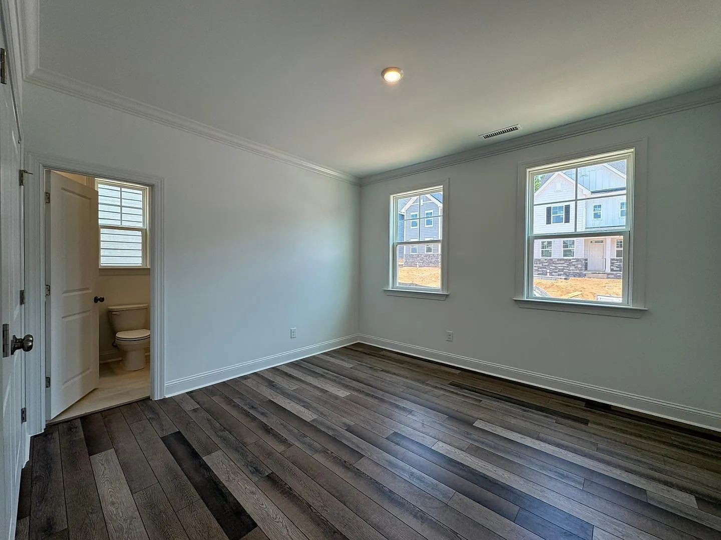4 bed, 3.0 bath, 2300 sqft, $2,450 — Photo 2