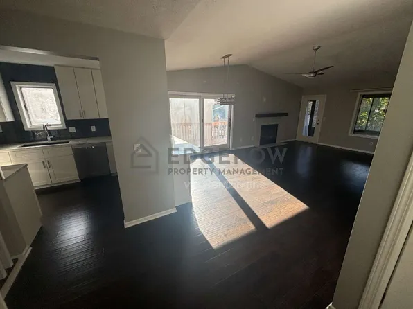 2726 Sandstone Ter NE, Grand Rapids, MI 49525