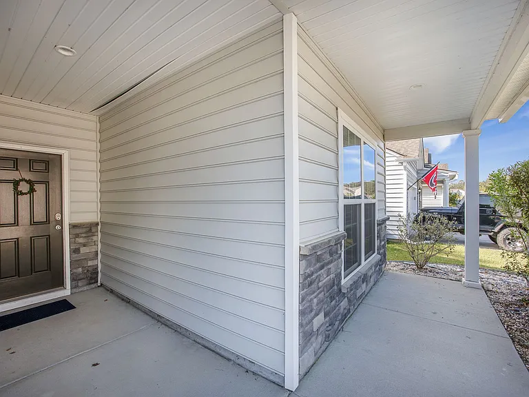 321 Decatur Dr — Photo 4