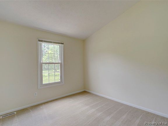 3rd image of 123 Sterling Ct