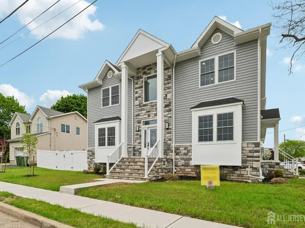 239 Suttons Ln, Edison, NJ 08817