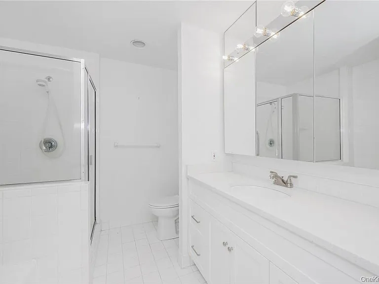 35 N Chatsworth Ave #3V — Photo 12