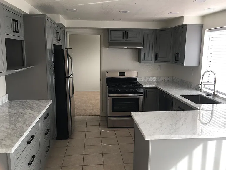 16840 Columbia Dr — Photo 9