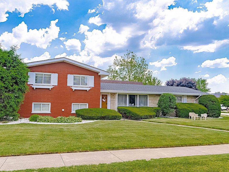 1st image of 10529 Lockwood Ave