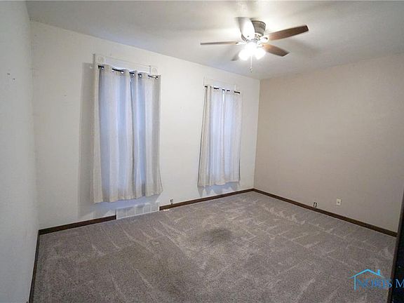 5th image of 1714 N Michigan St
