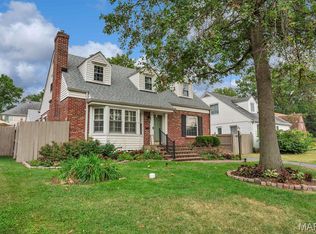 906 N Taylor Ave, Saint Louis, MO