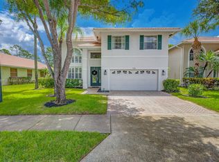 106 Hidden Hollow Dr, Palm Beach Gardens, FL 33418