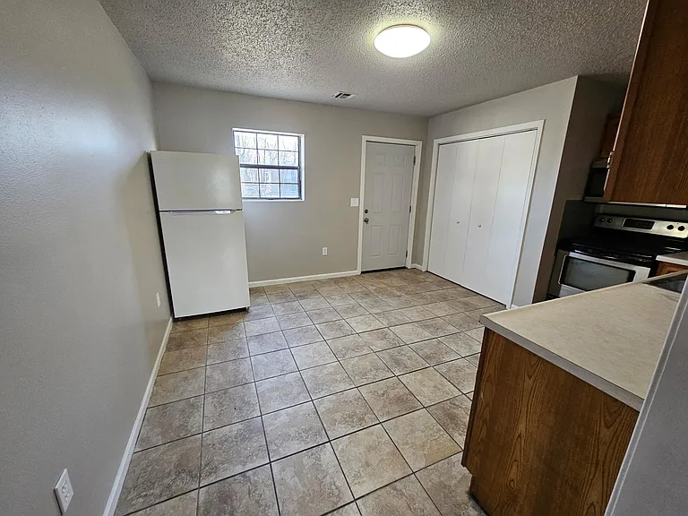 105 S 8th St #107 — Photo 5