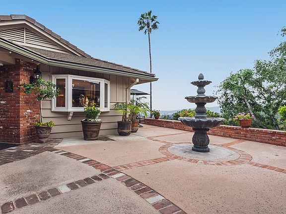 3rd image of 1910 Las Flores Dr