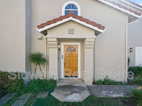 3rd image of 613 S Blackbrush Ln