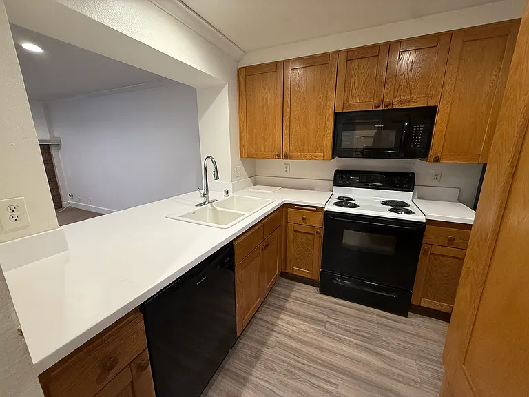 8880 Villa La Jolla Dr #214 — Photo 11