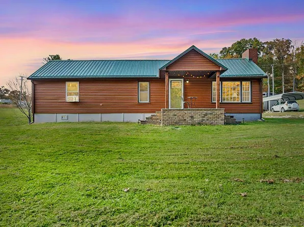 4616 Rakes Dr, Dublin, VA 24084