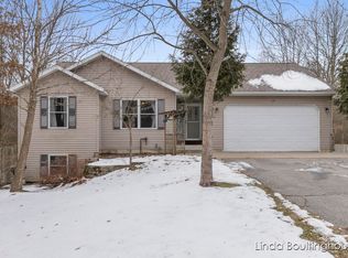 7070 Riverwood Dr, Belding, MI