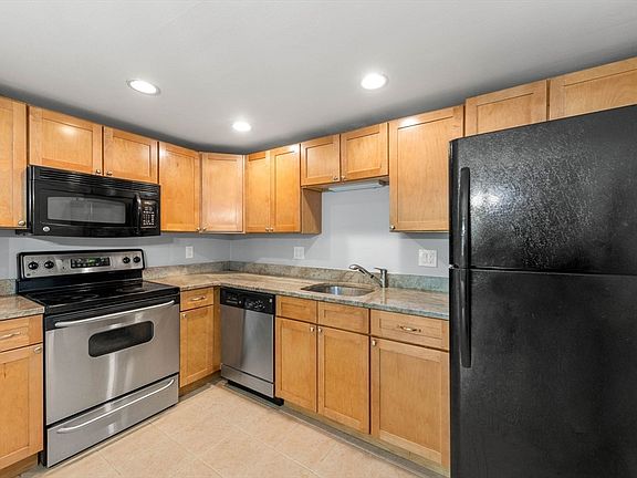 3rd image of 870 Haverhill St APT 24A