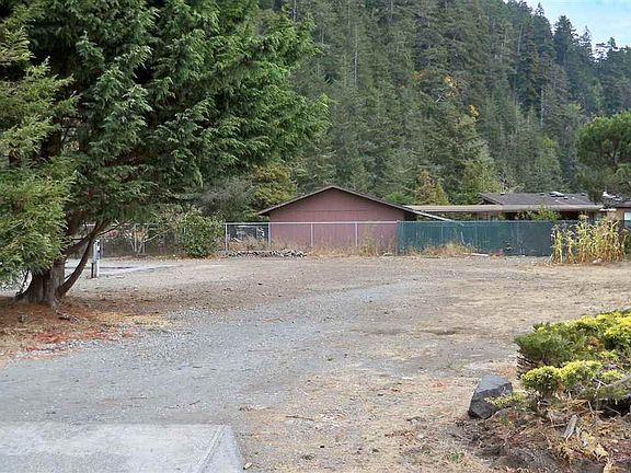 3rd image of 120 Salmon Ave