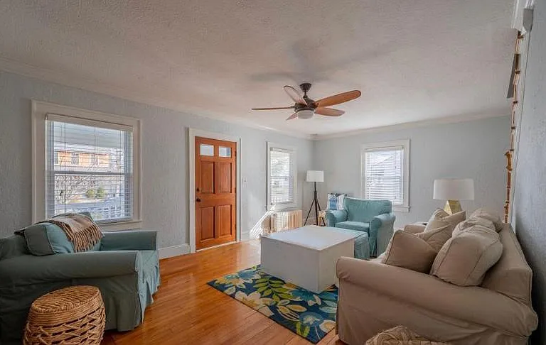 817 Drummond Ave — Photo 2