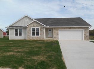1379 Meadow Ridge Dr, Van Buren, OH 45889