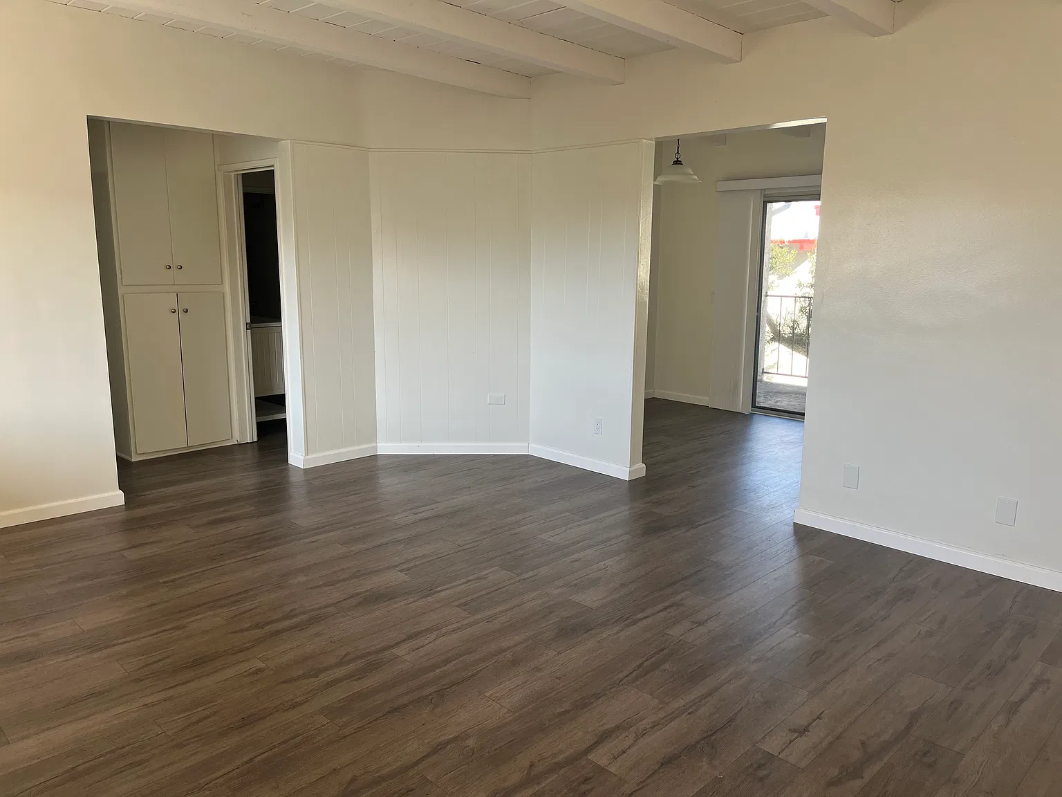 2 bed, 1100 sqft, $3,200 — Photo 2
