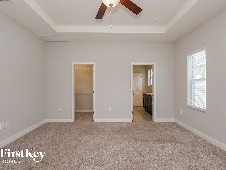 5812 Valentino Way — Photo 7