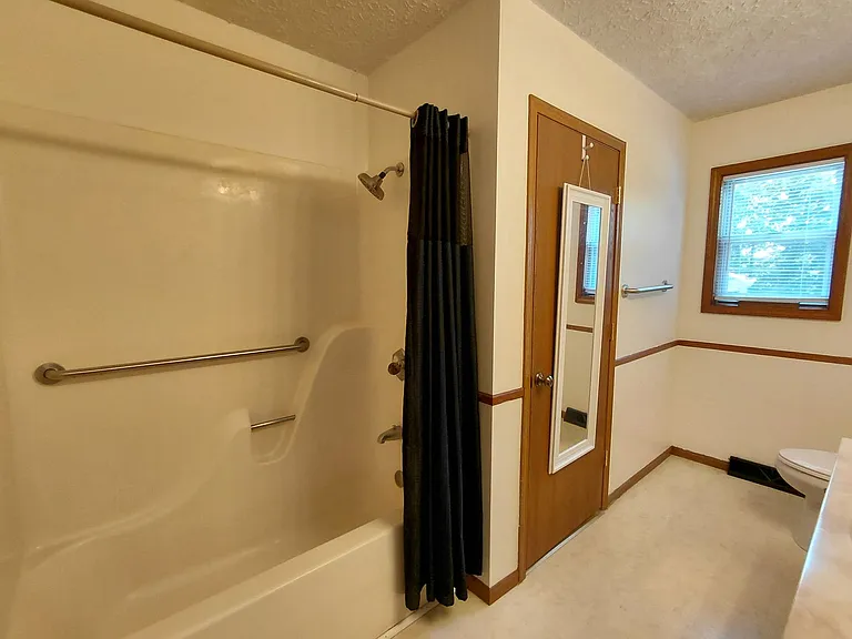 109 Vaughan Ct — Photo 19