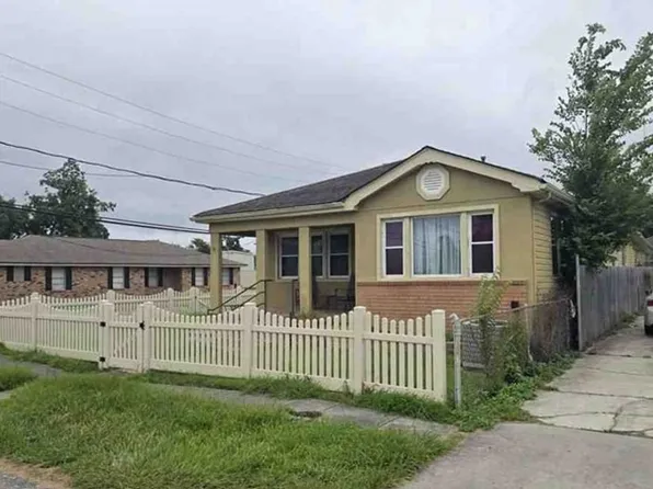 3325 Jackson Blvd, Chalmette, LA 70043