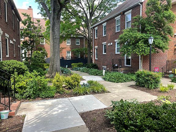 2nd image of 437 Old Town Ct