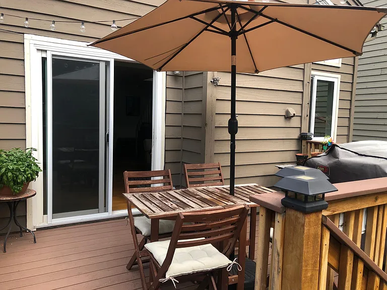 83 Mineola Ct — Photo 27