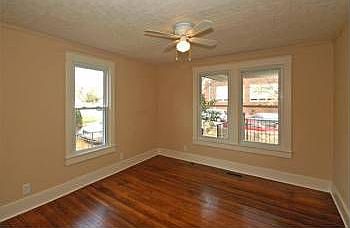 4th image of 217 Oriel Ave