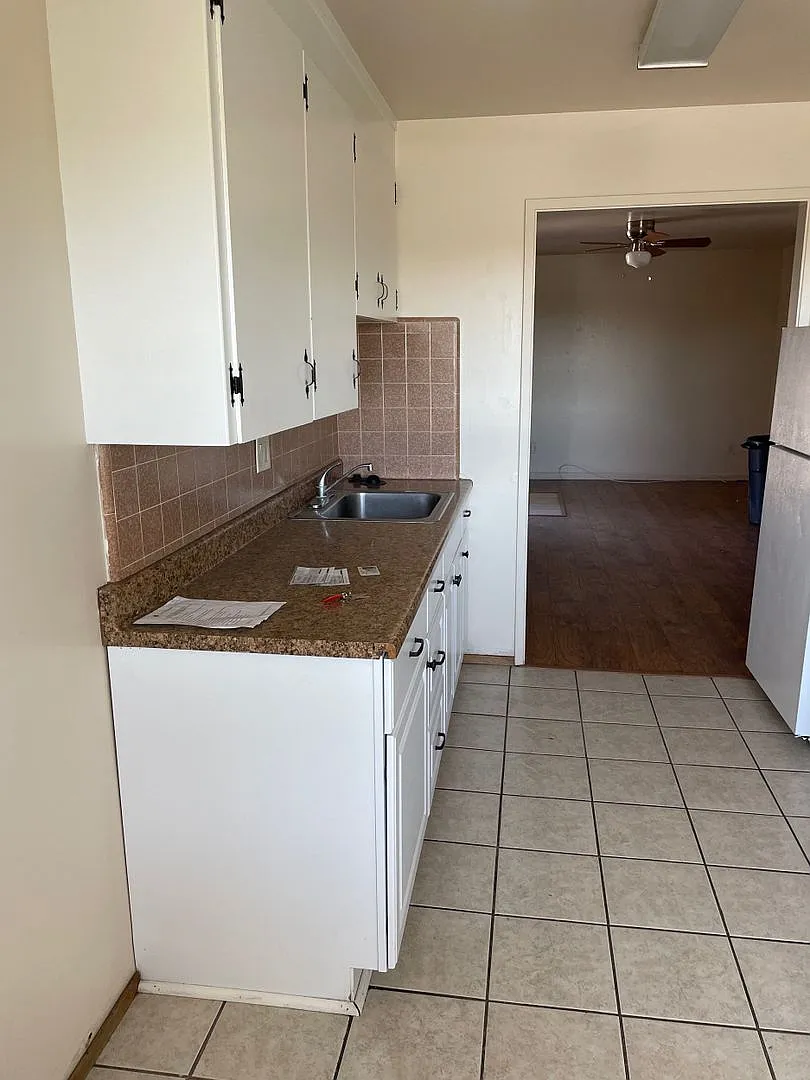 2 Bedroom, 1 Bath Apartment — Photo 3