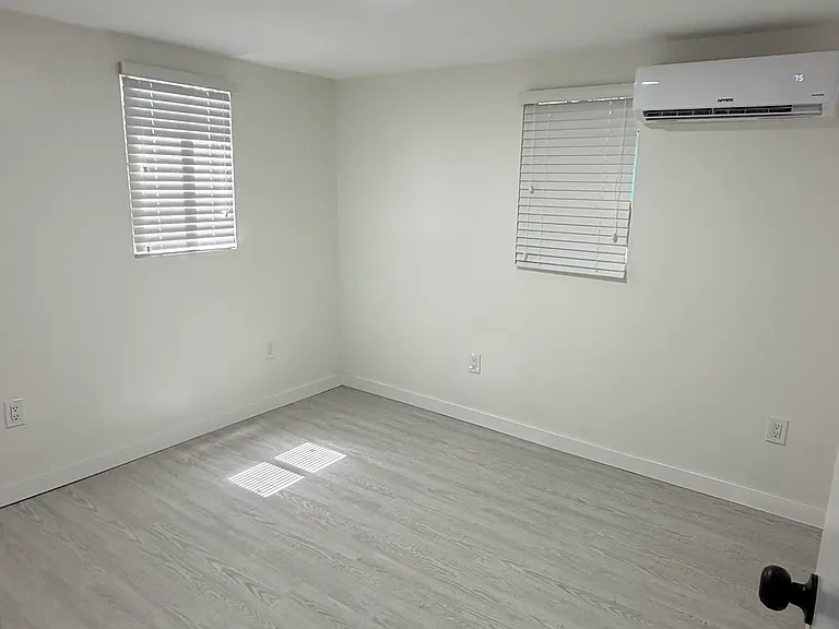 954 NW 34th Ave #4 — Photo 5